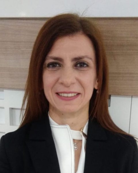 Melek Özer